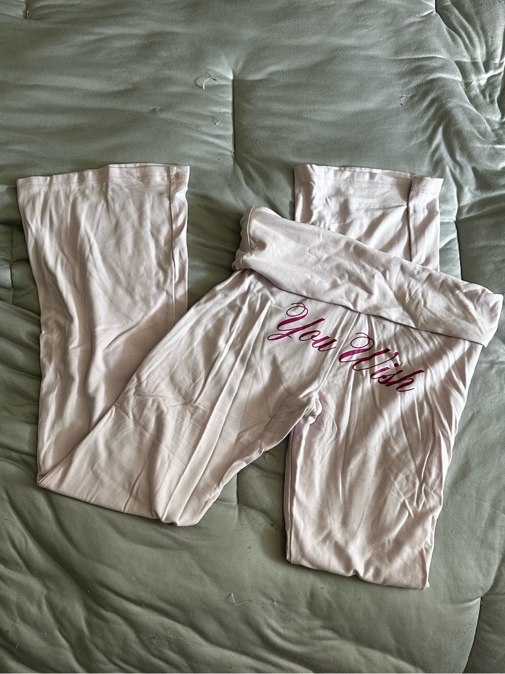 PINK medium flare leggings.